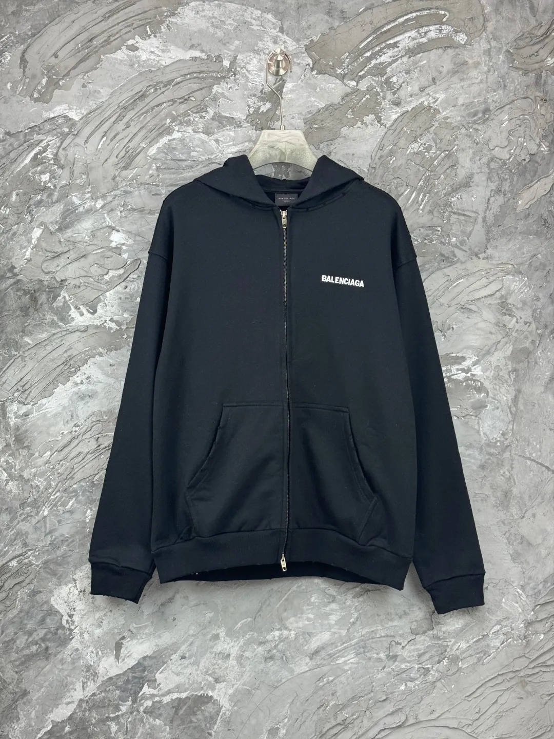 BALENCI*GA . . . . . . 460g . Same Style -Color：Black White -SIZE：Xs S M L 8980#
